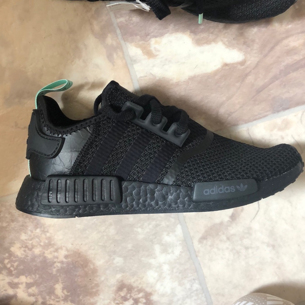 Adidas NMD R1 (Mint Glow) Size 8